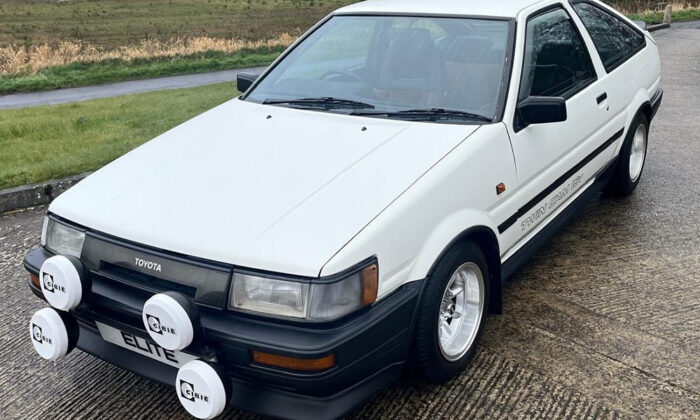 White Twin Cam - Image 2