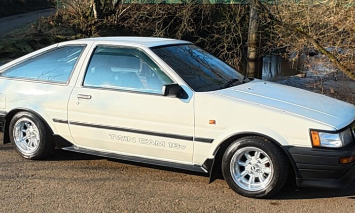 White Twin Cam - Image 3